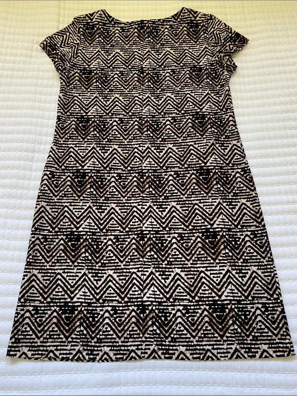 Nine West Black Brown and Cream Colored Zig Zag T-Shirt Style Dress Size Medium